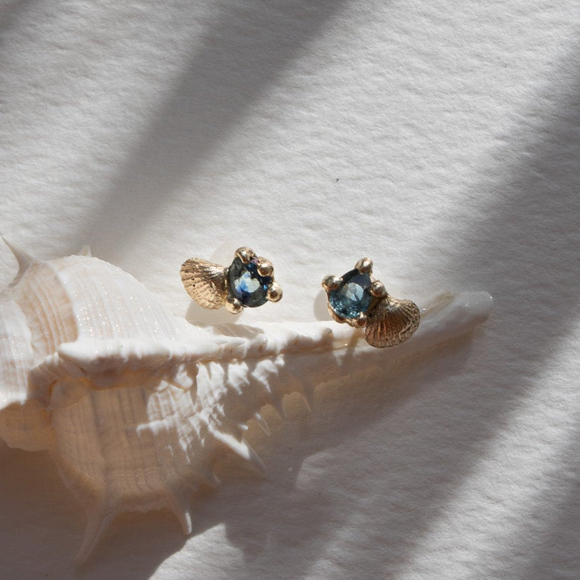 KM Scallop Sapphire Studs