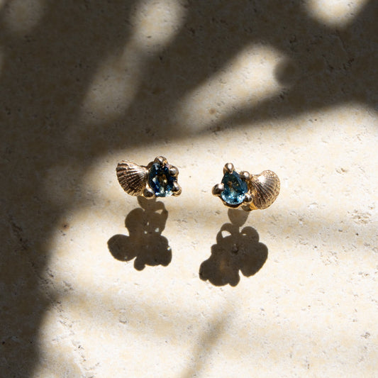 KM Scallop Sapphire Studs