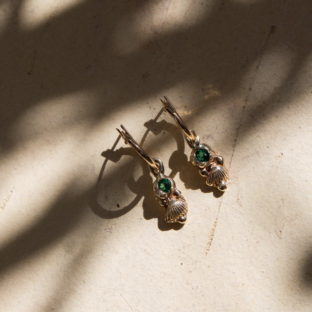 KM Emerald Scallop Hoops