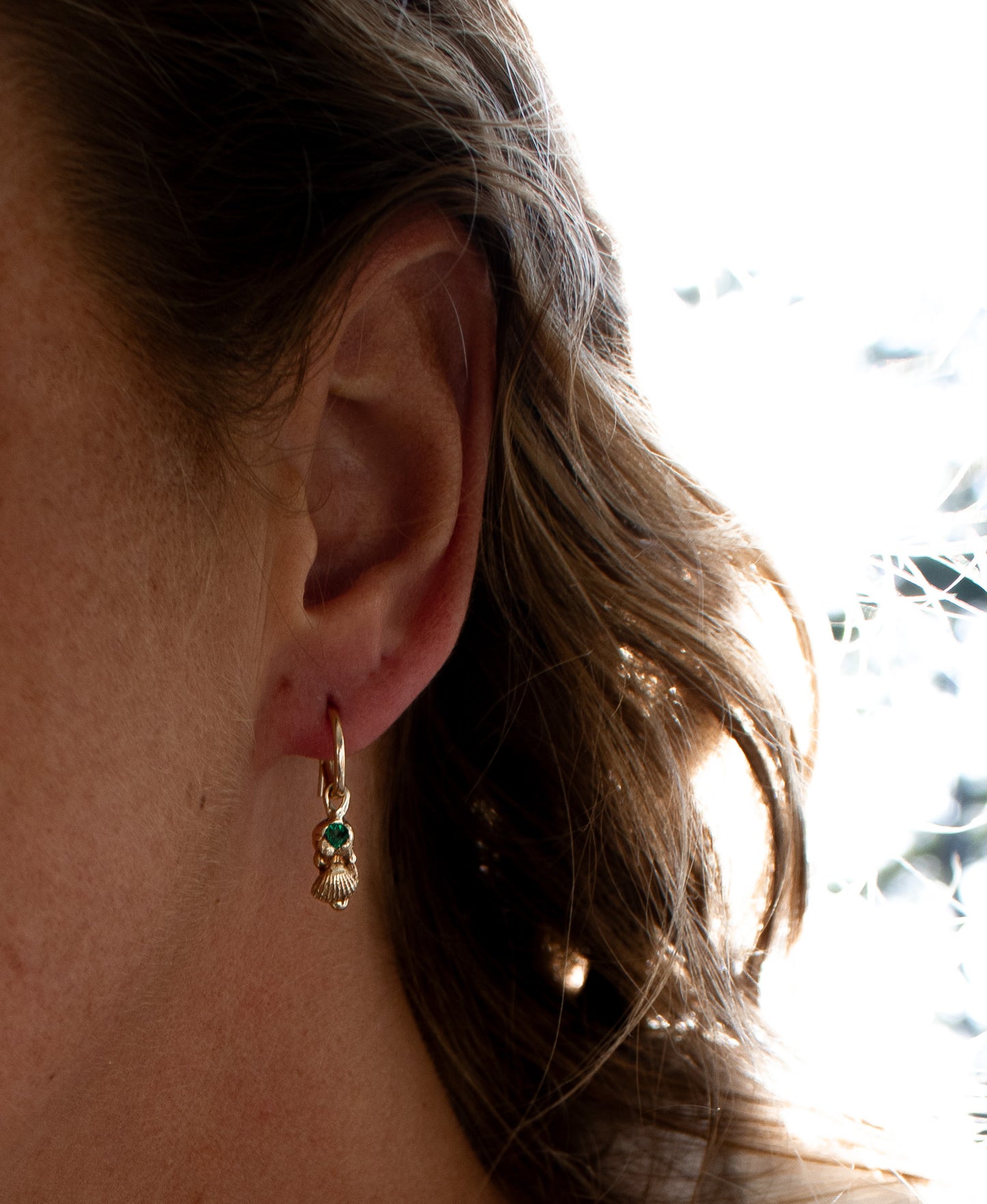 KM Emerald Scallop Hoops